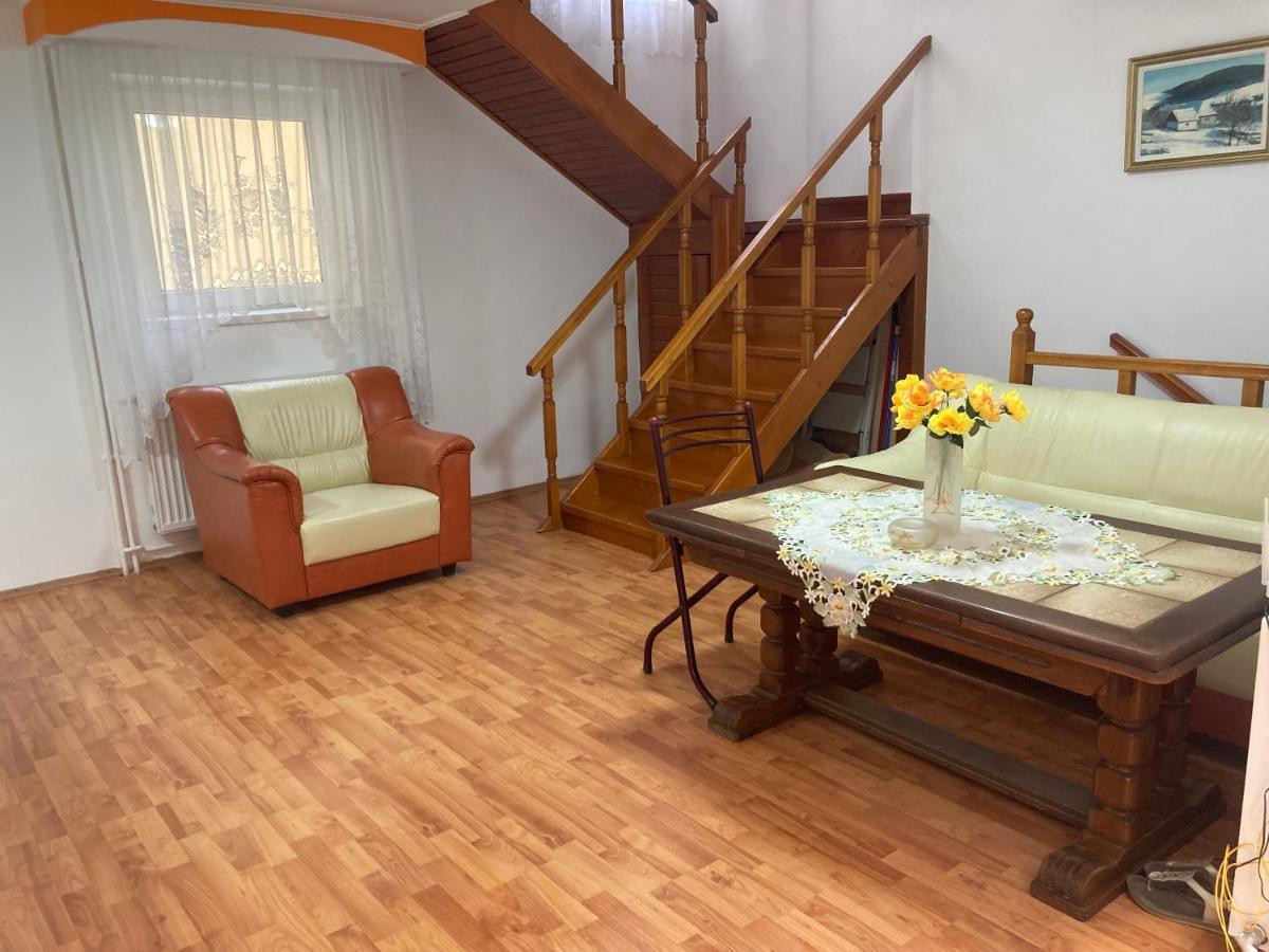 Ultracentral Apartment Near Moscovitz Palace Oradea Luaran gambar