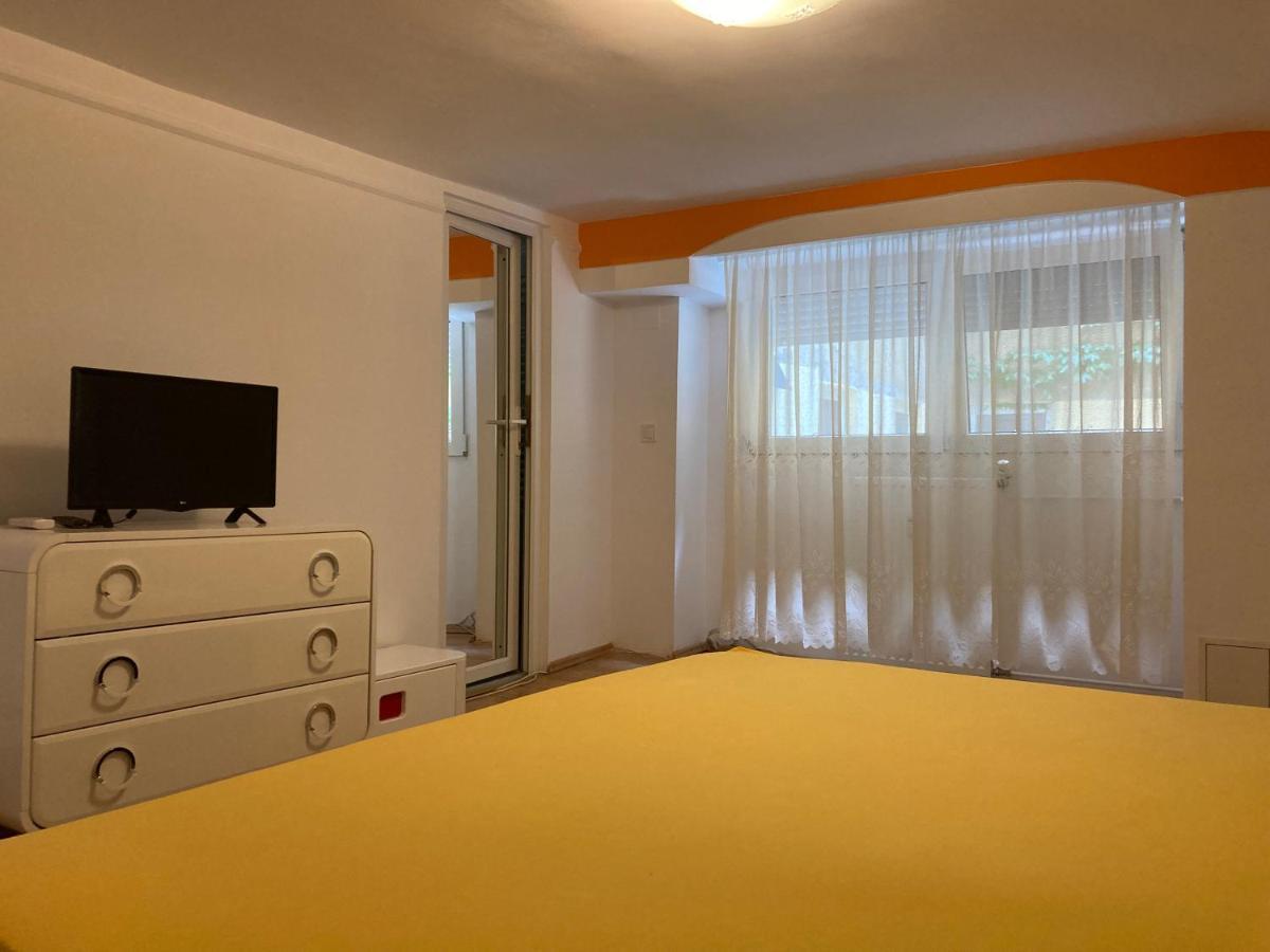 Ultracentral Apartment Near Moscovitz Palace Oradea Luaran gambar