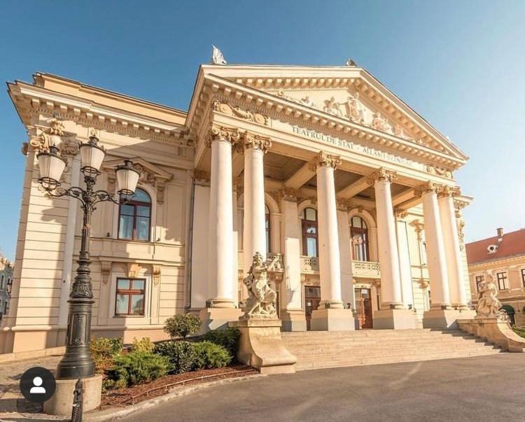 Ultracentral Apartment Near Moscovitz Palace Oradea Luaran gambar